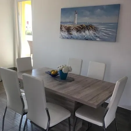 Apartman Feral Ražanac